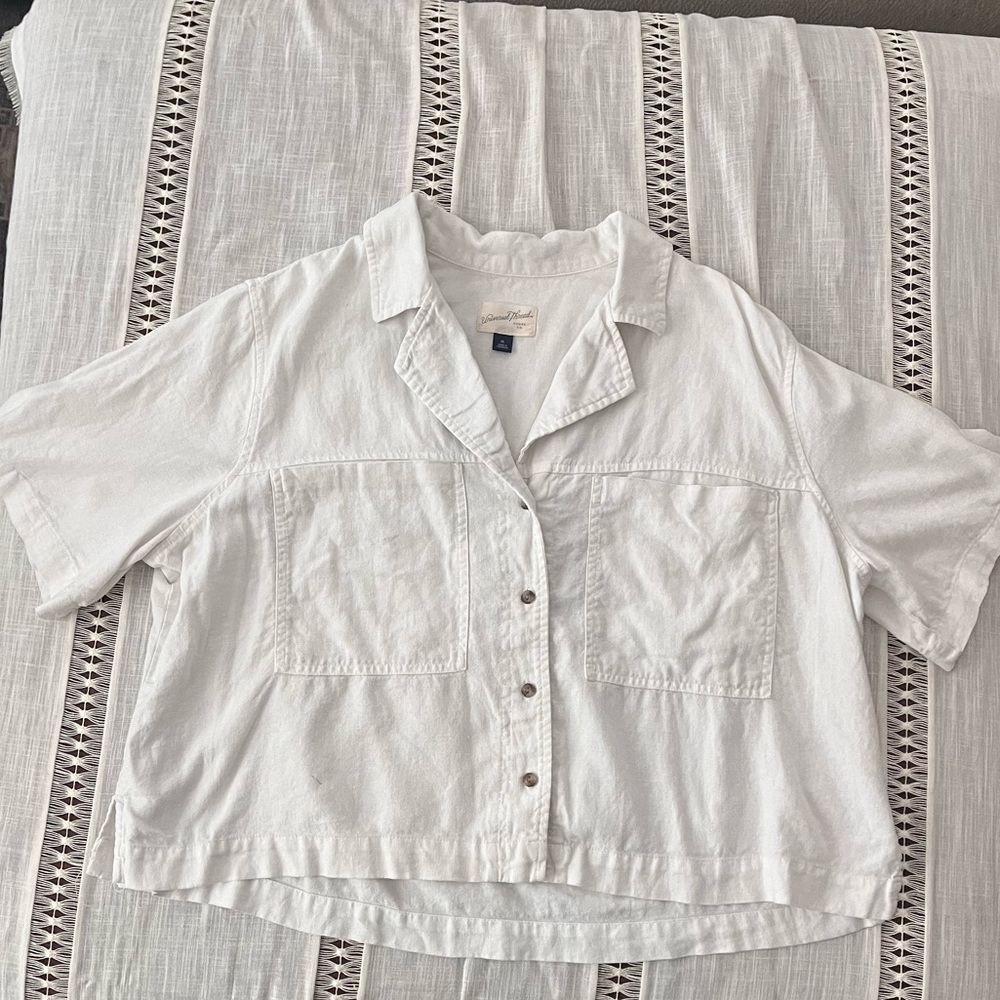 White cropped linen button up